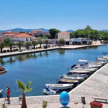 Old Town Heritage By Mrav לינה וארוחת בוקר Sukošan