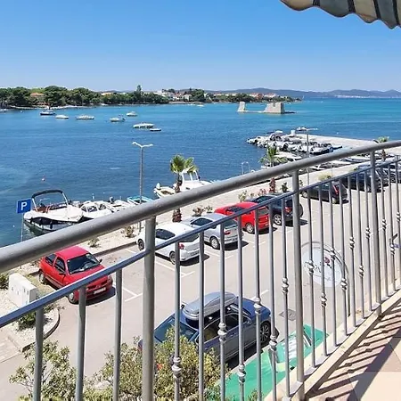 Old Town Heritage By Mrav לינה וארוחת בוקר