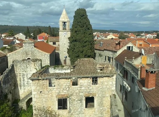 Old Town Heritage By Mrav krevet i doručak Sukosan