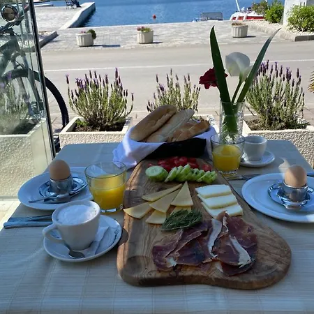 Old Town Heritage By Mrav Bed & Breakfast 3*